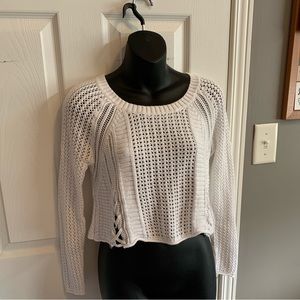 2/30$ 🔮 Aerie Crop XS